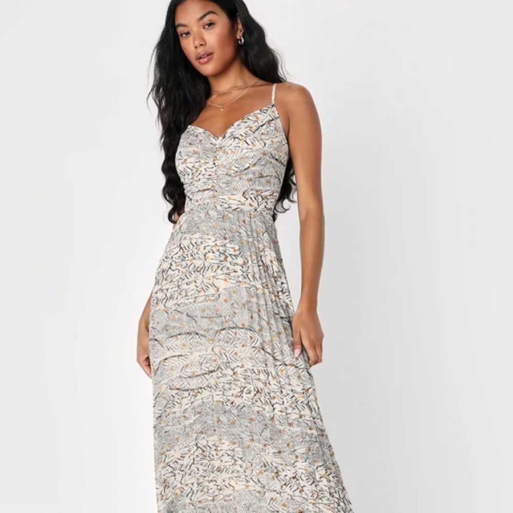 Lulus maxi dress, medium NWT